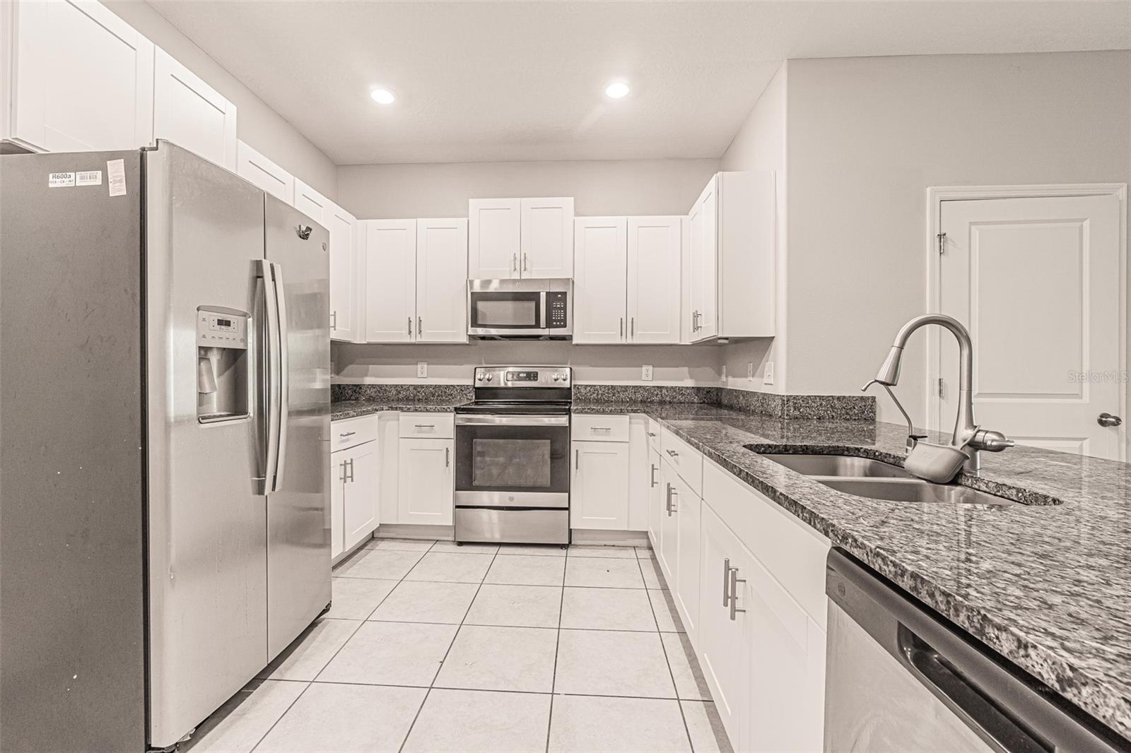 817 Royal Empress Dr Property Photo 16