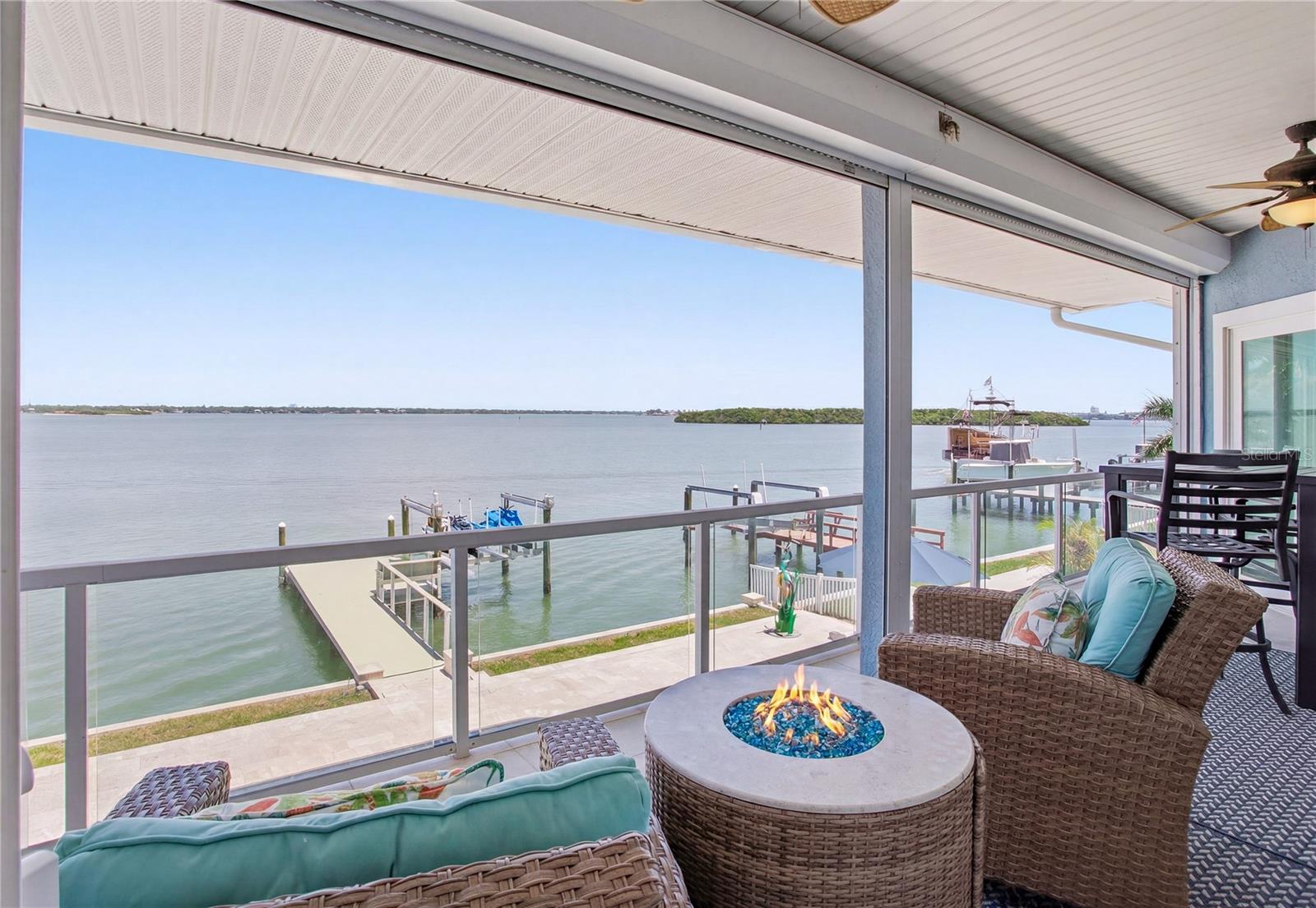 547 Johns Pass Ave Property Photo 3