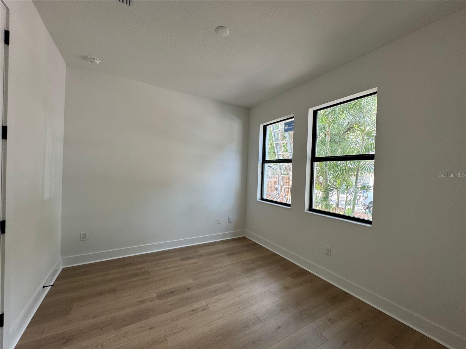 307 E Genesee St Property Photo 11