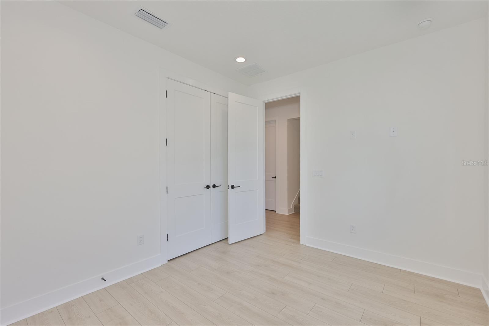 307 E Genesee St Property Photo 17