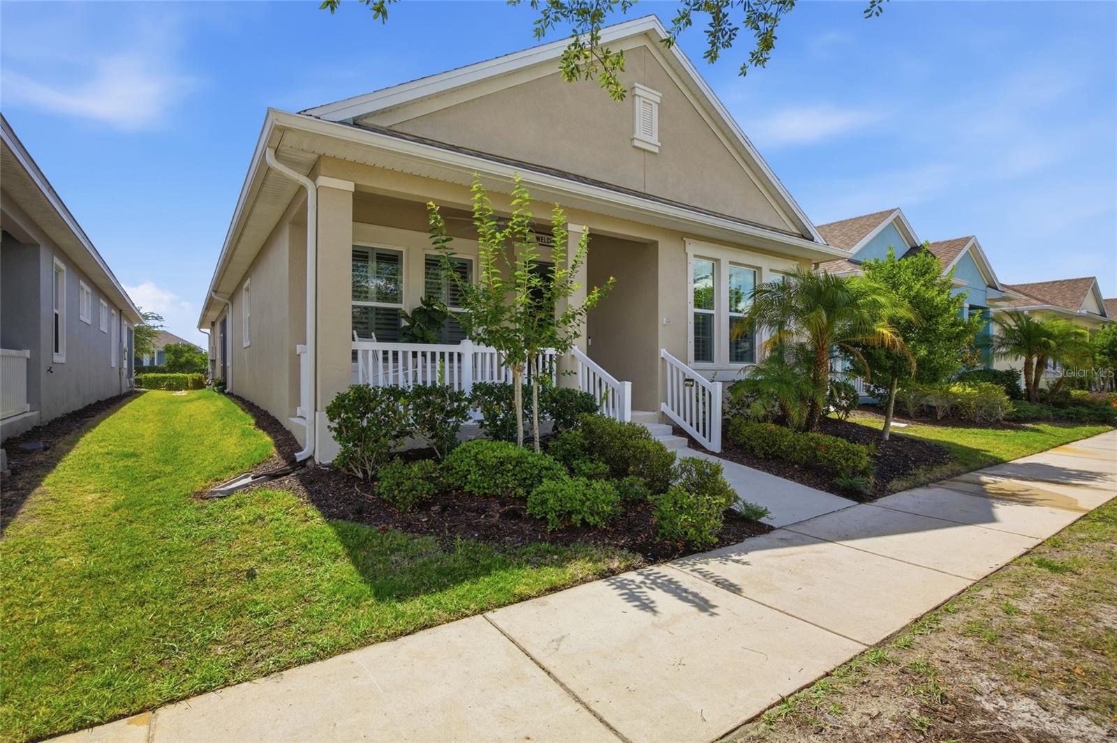 725 Winterside Dr Property Photo 3