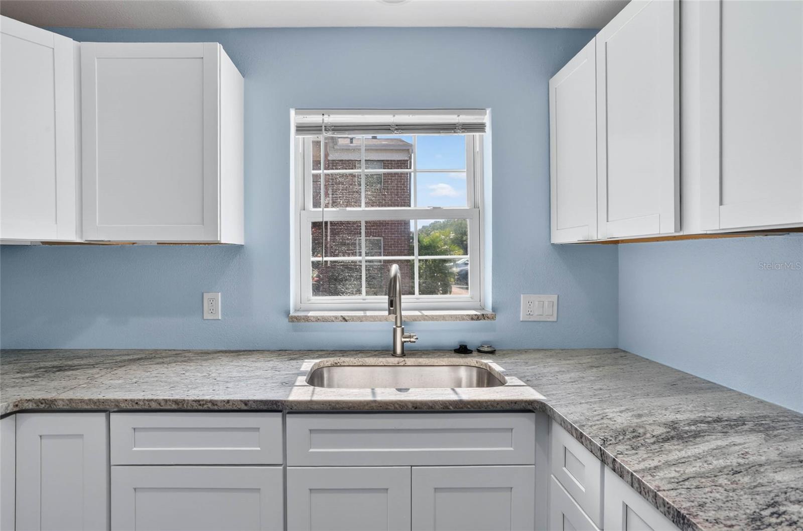8542 10th St N #b Property Photo 11