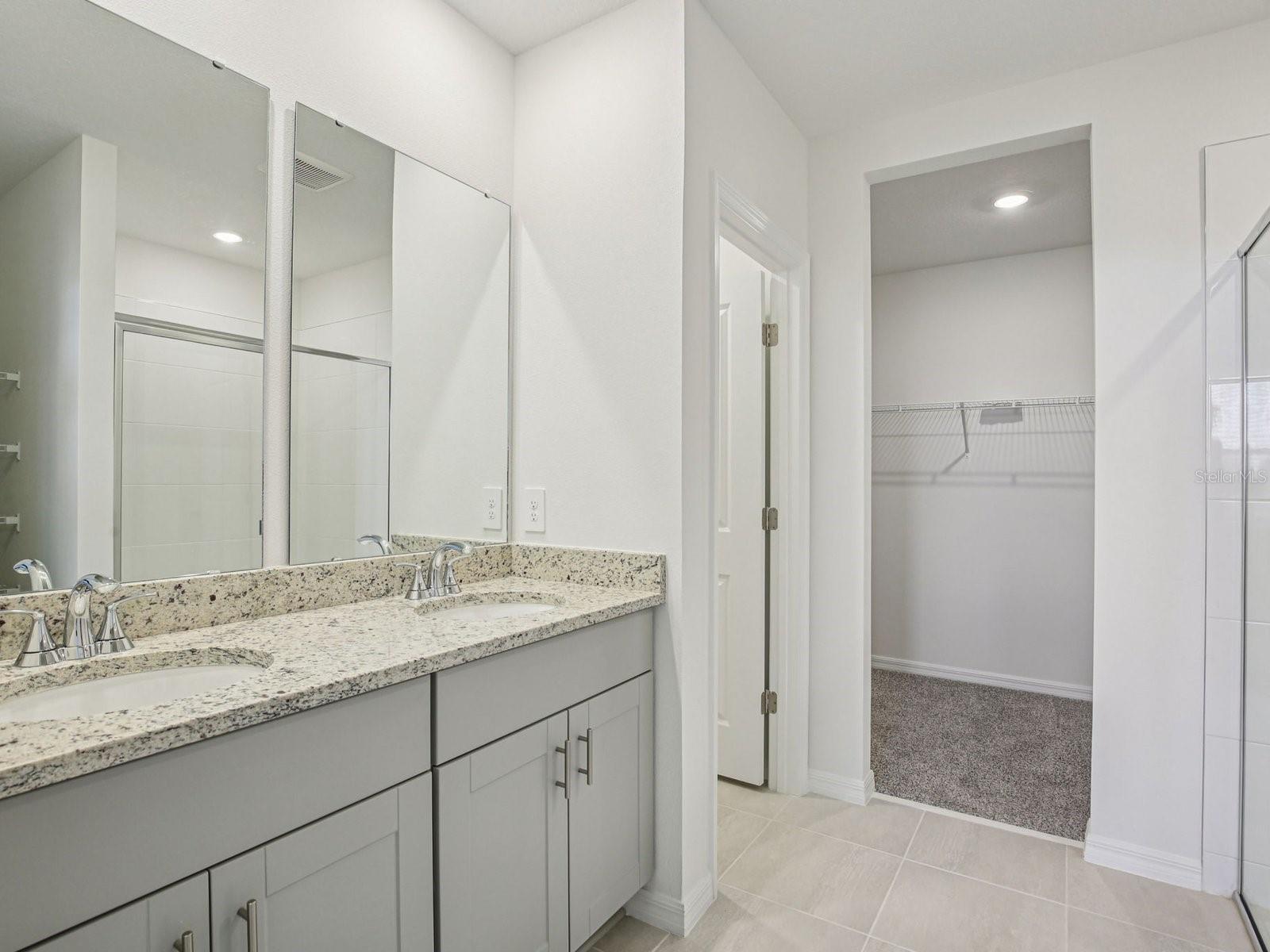823 Sunshower Dr Property Photo 8