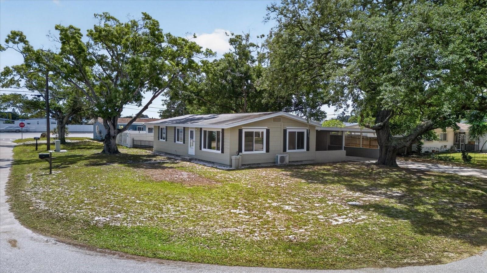 749 Palm Ave Property Photo 2