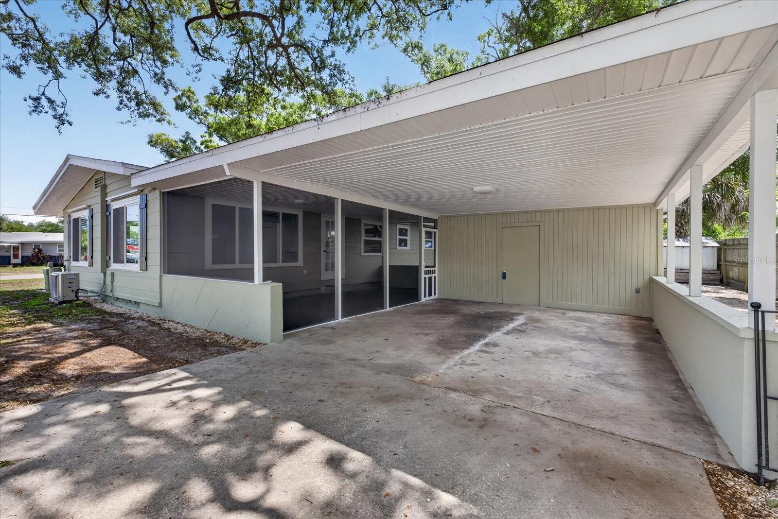 749 Palm Ave Property Photo 3