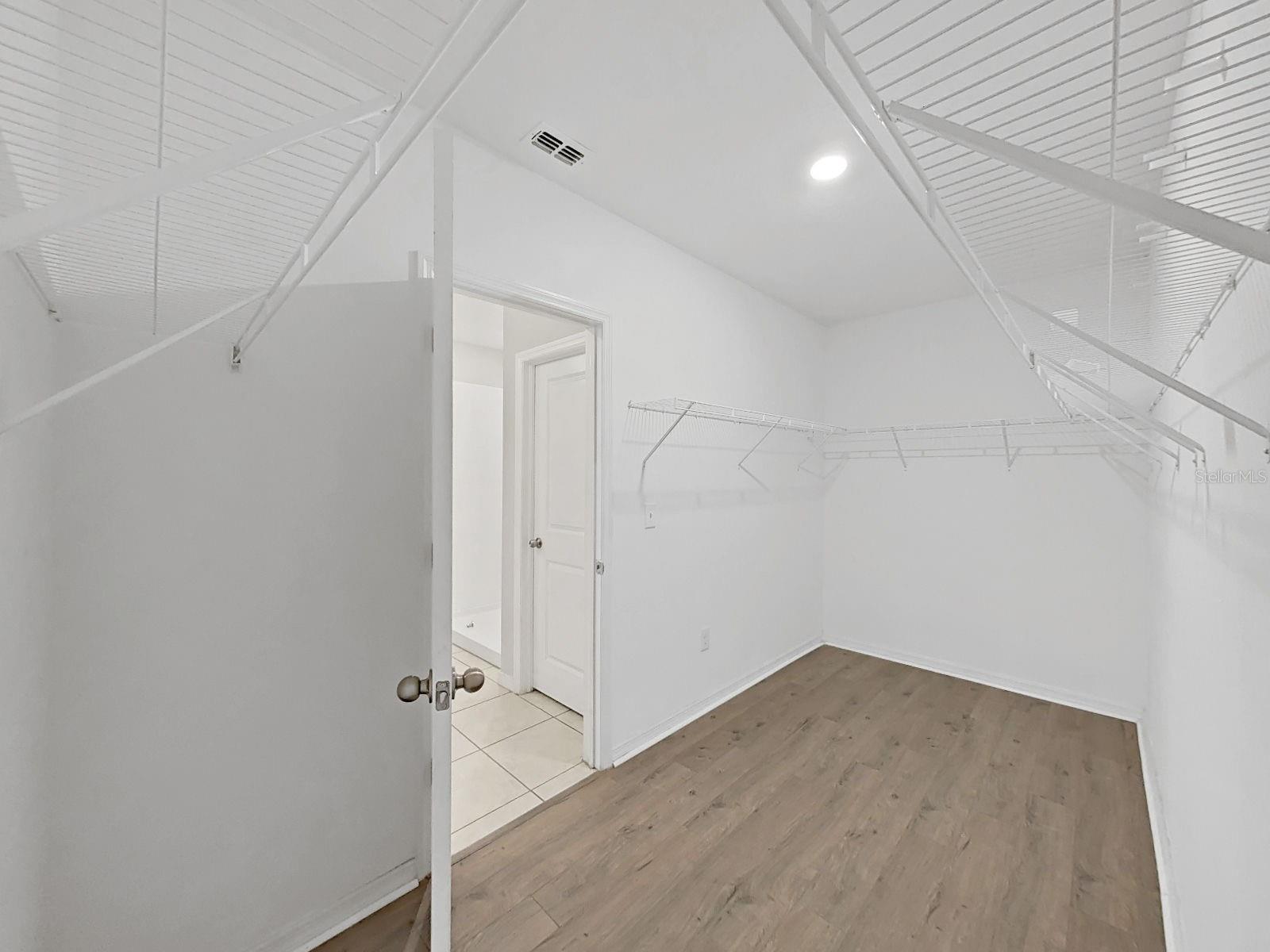 10384 Scarlet Skimmer Property Photo 29