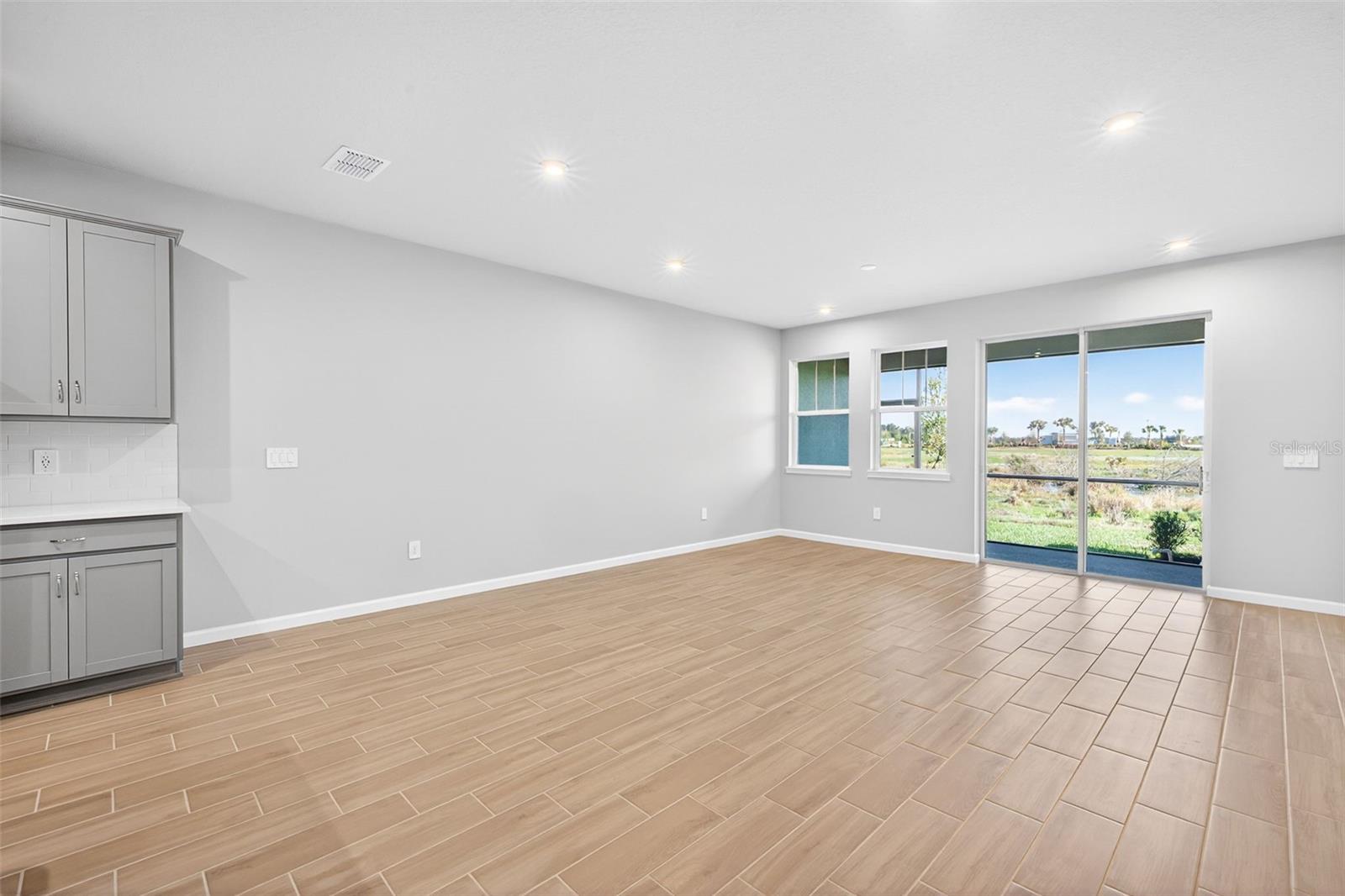 9148 Aurelia Ave Property Photo 8