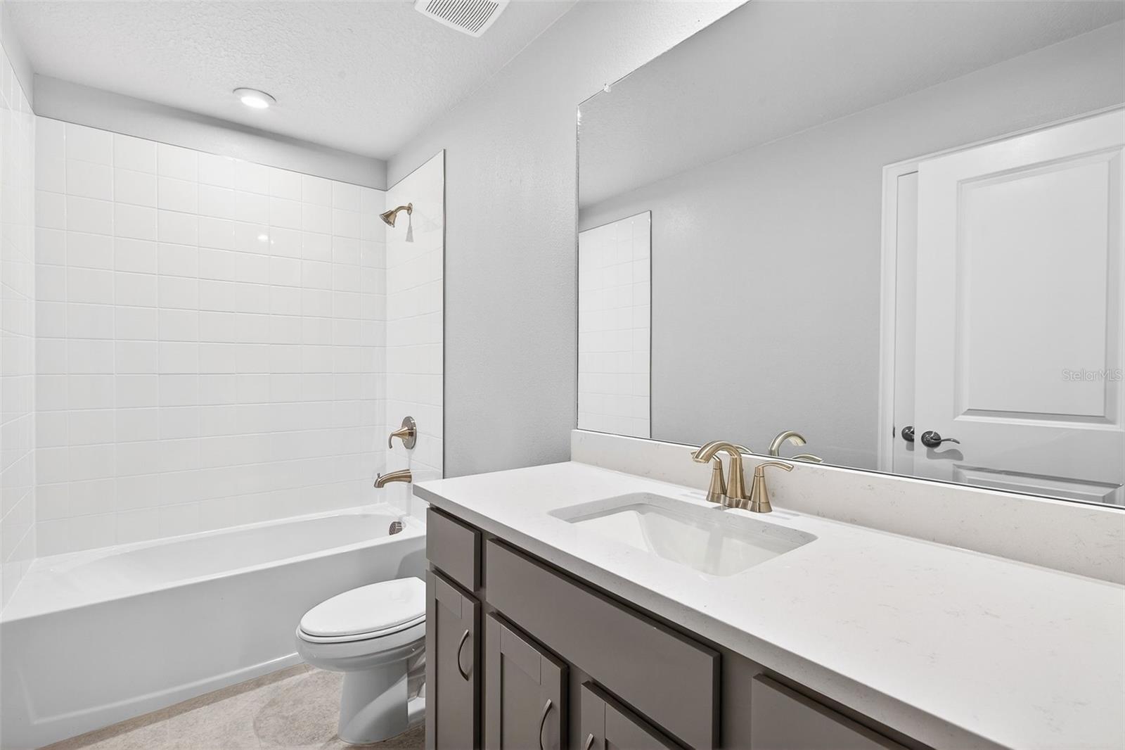 9148 Aurelia Ave Property Photo 16