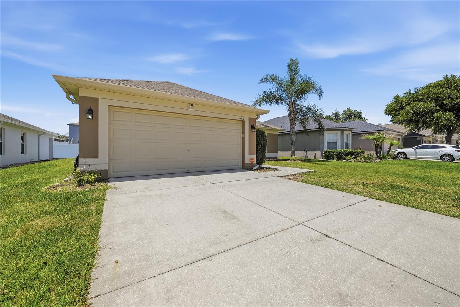 698 Winthrop Dr Property Photo 3