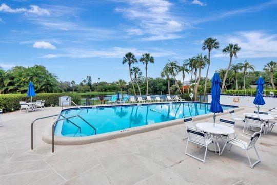 220 Belleview Blvd #203 Property Photo 2