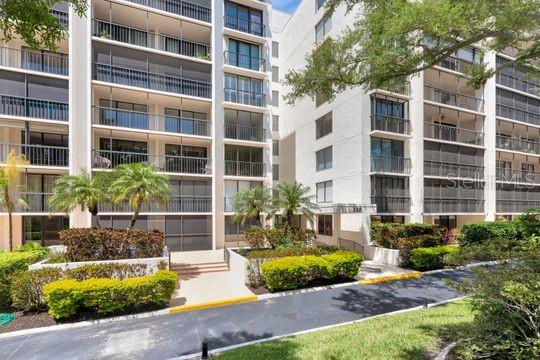 220 Belleview Blvd #203 Property Photo 3
