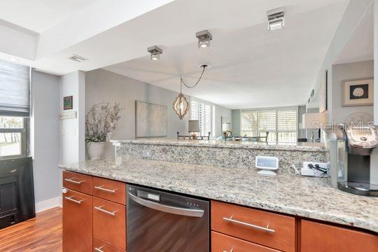 220 Belleview Blvd #203 Property Photo 9