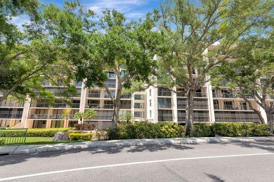 220 Belleview Blvd #203 Property Photo 36