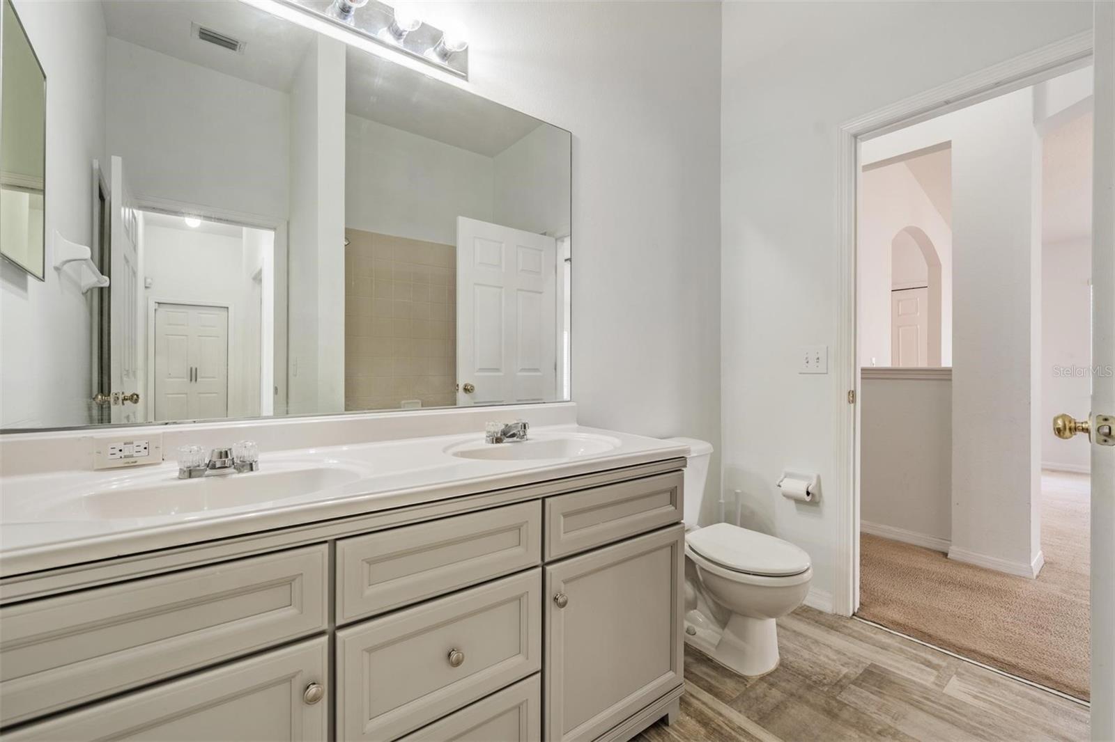 4940 Woodmere Rd Property Photo 15