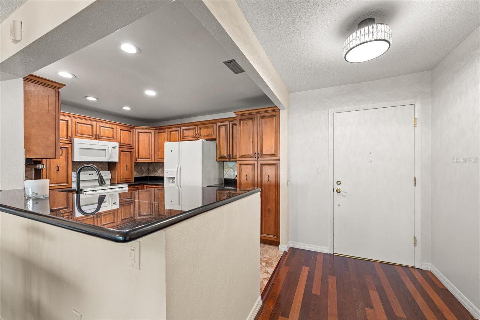 100 Bluff View Dr #506c Property Photo 6
