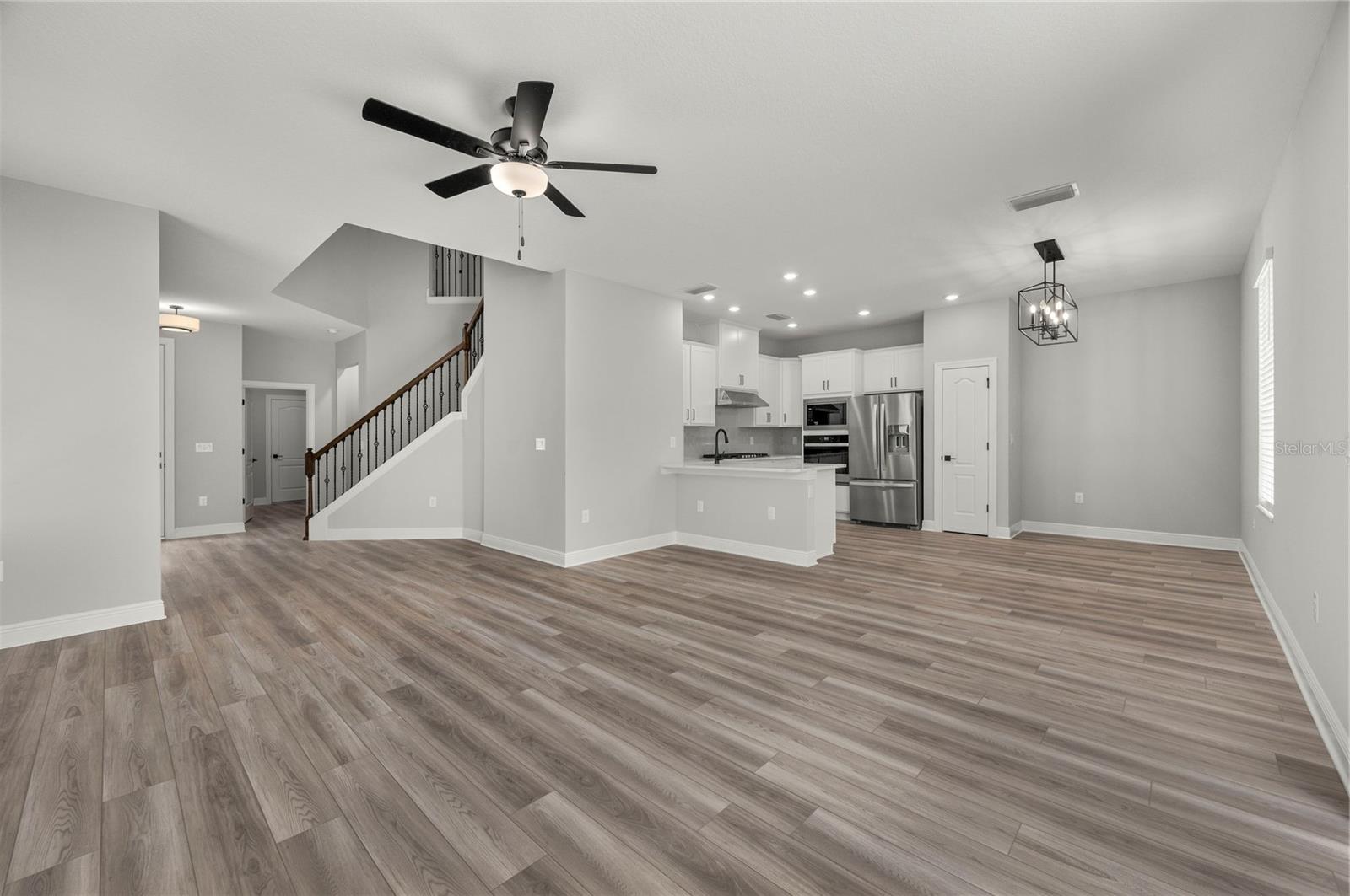 7879 Somersworth Dr Property Photo 3