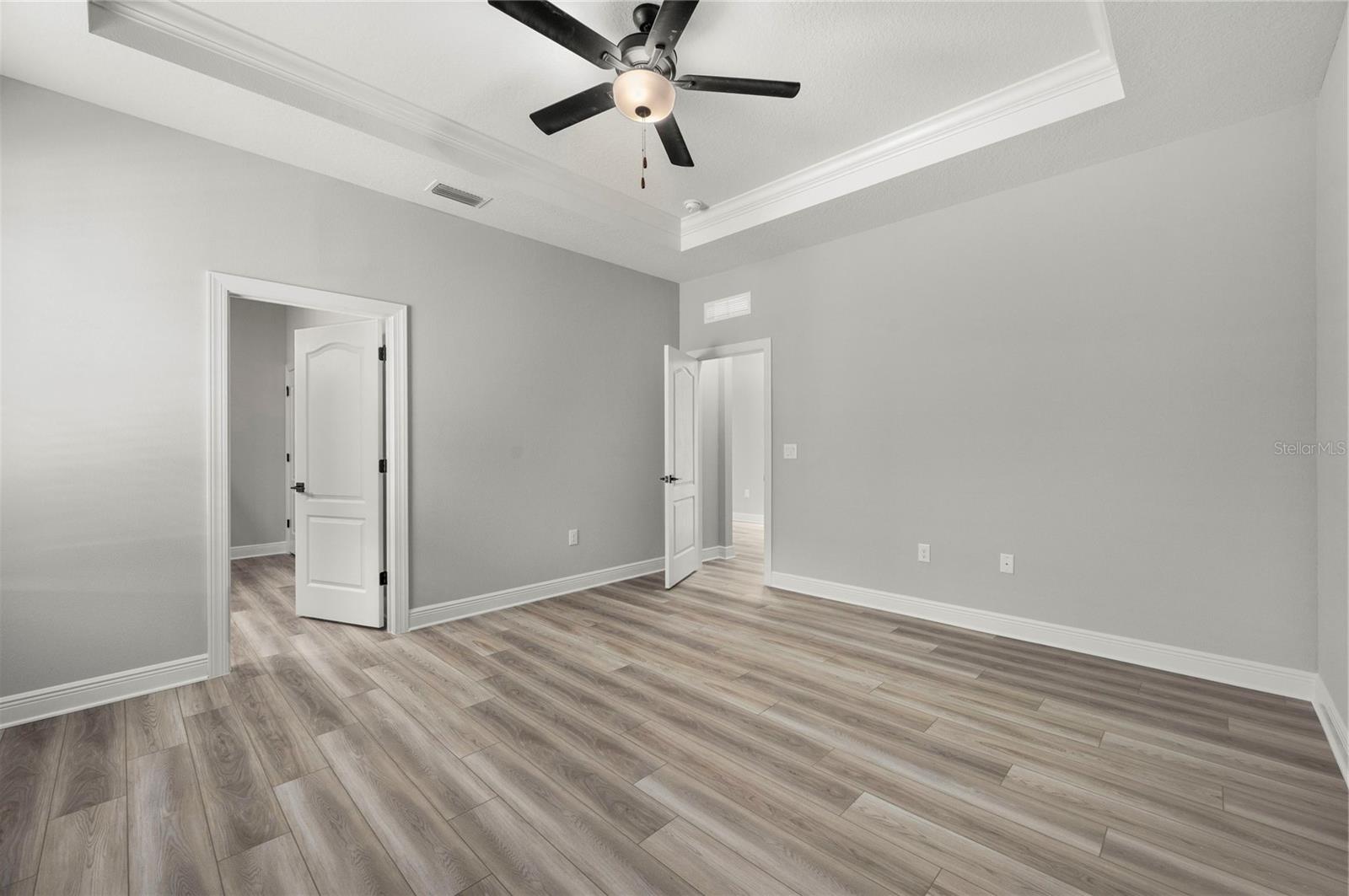 7879 Somersworth Dr Property Photo 4