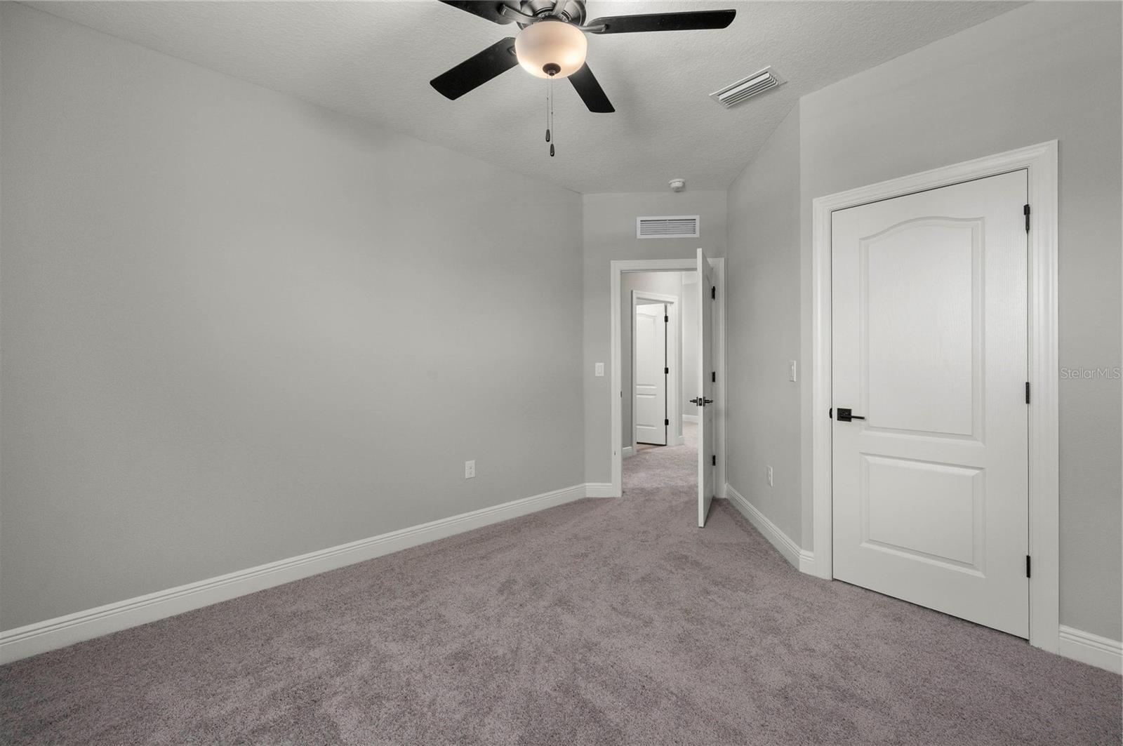 7879 Somersworth Dr Property Photo 7