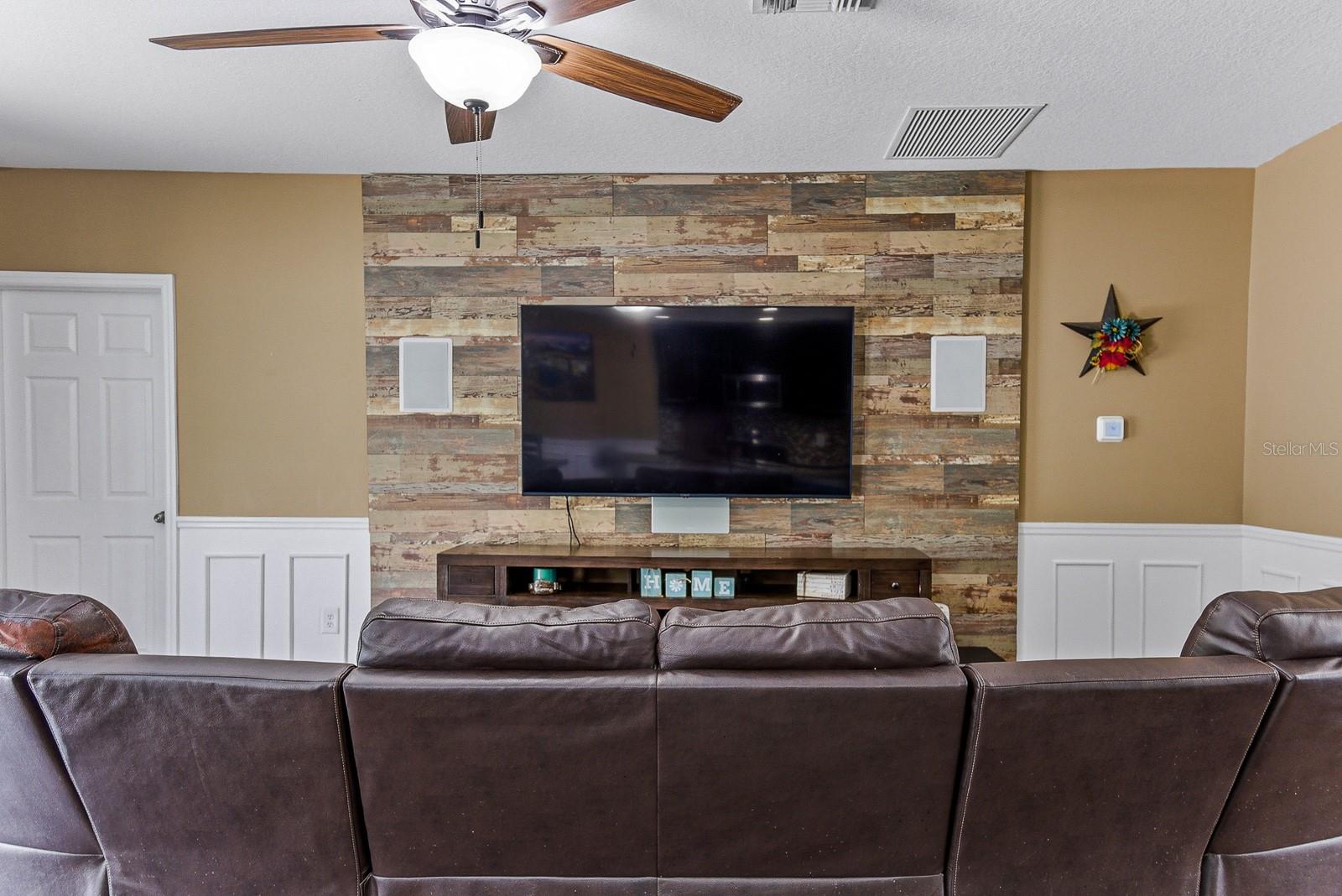 18738 Alfaro Loop Property Photo 6
