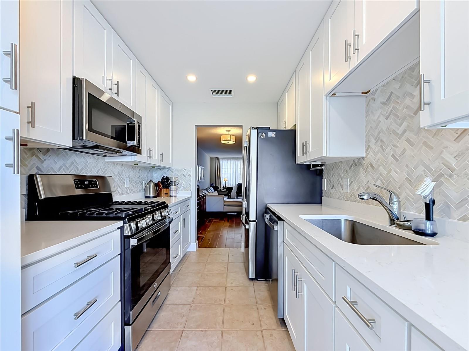 5925 Shore Blvd S #107 Property Photo 10