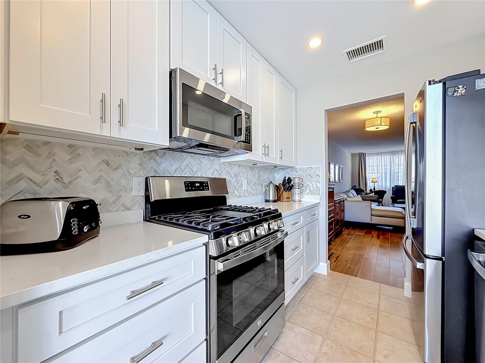 5925 Shore Blvd S #107 Property Photo 11