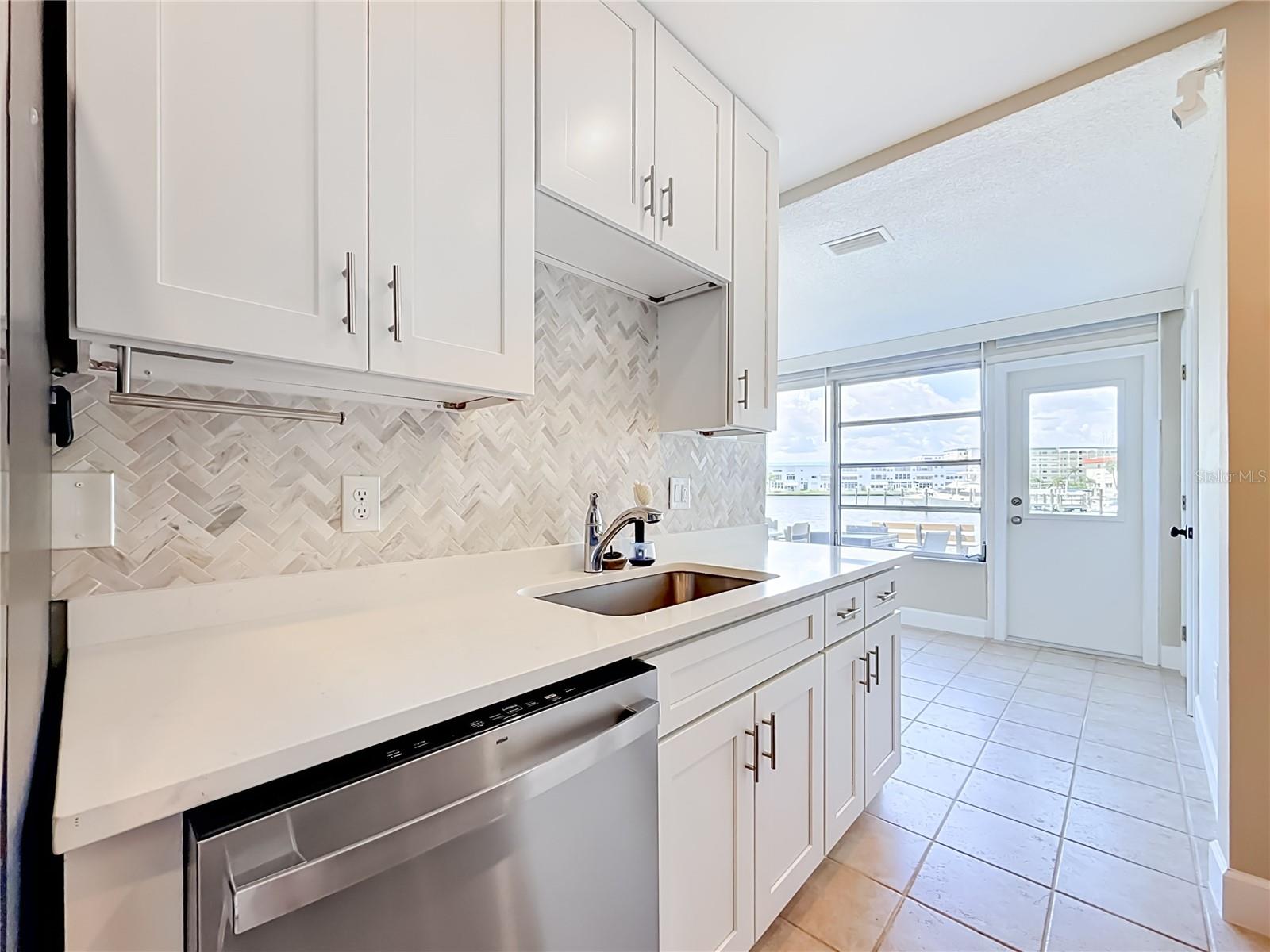 5925 Shore Blvd S #107 Property Photo 14