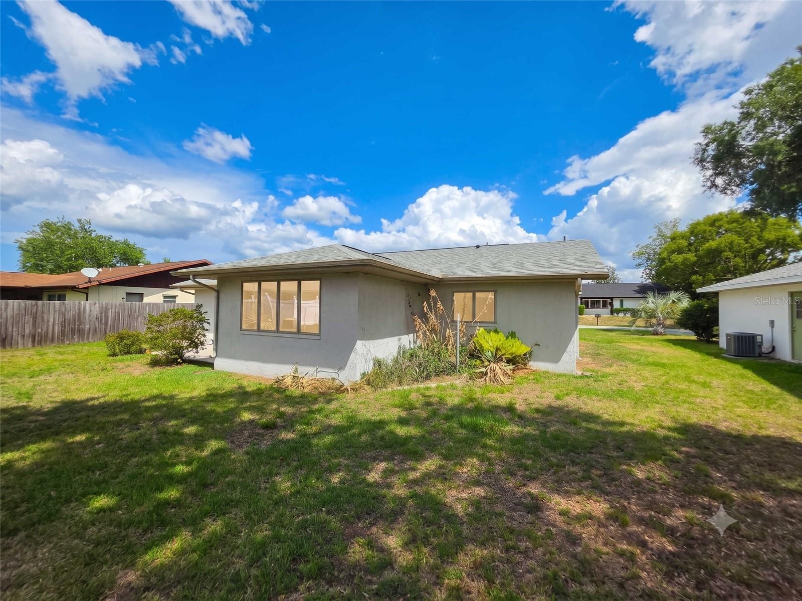 7047 Windmere Rd Property Photo 14