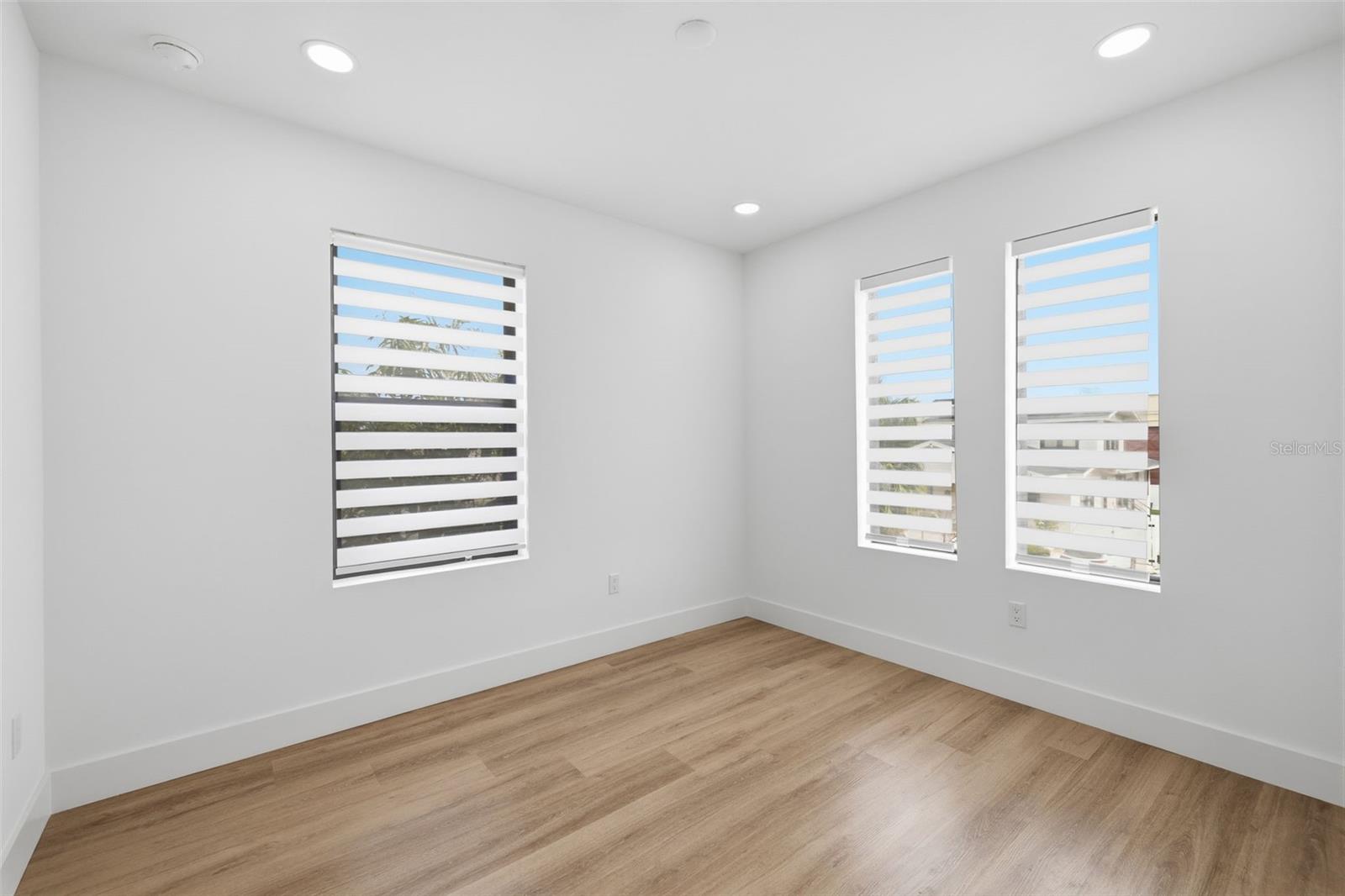 2328 W La Salle St Property Photo 26