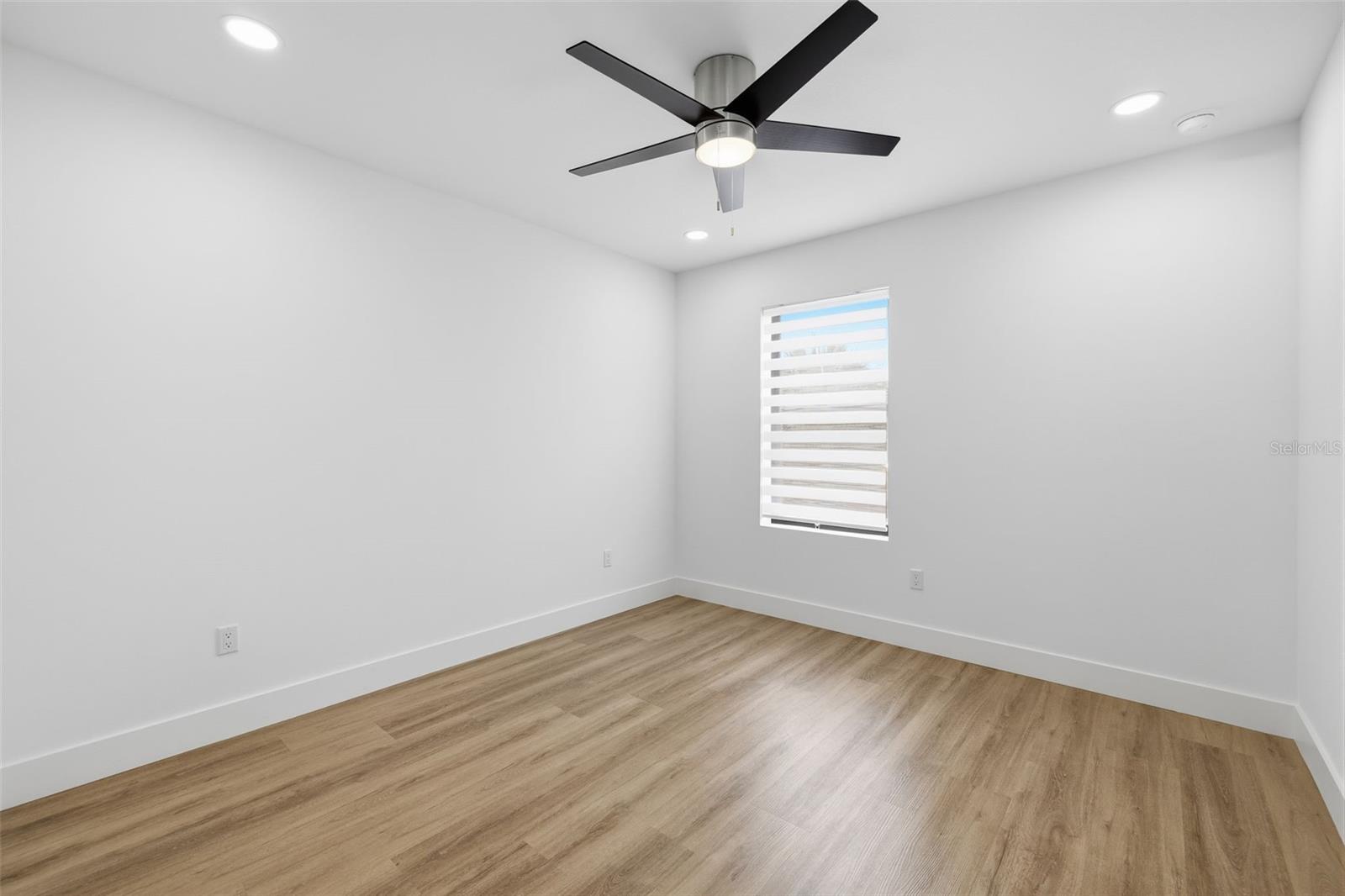 2328 W La Salle St Property Photo 29
