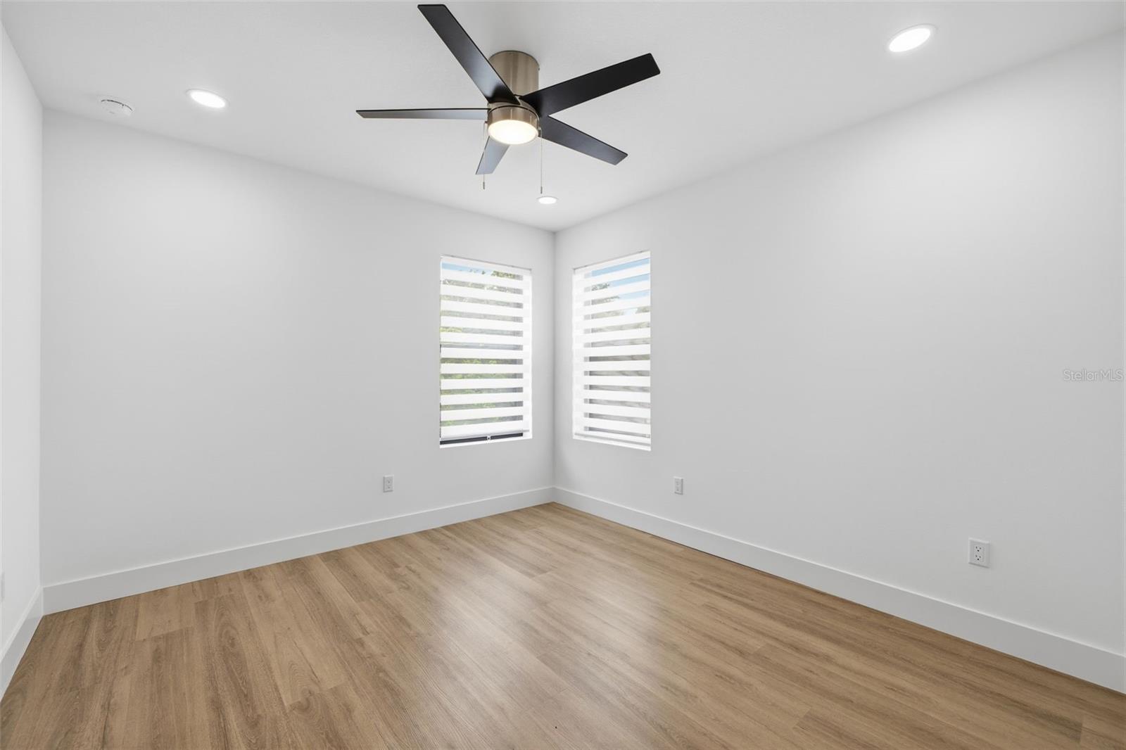 2328 W La Salle St Property Photo 31