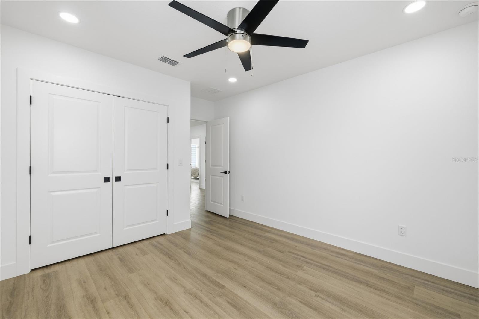 2328 W La Salle St Property Photo 32