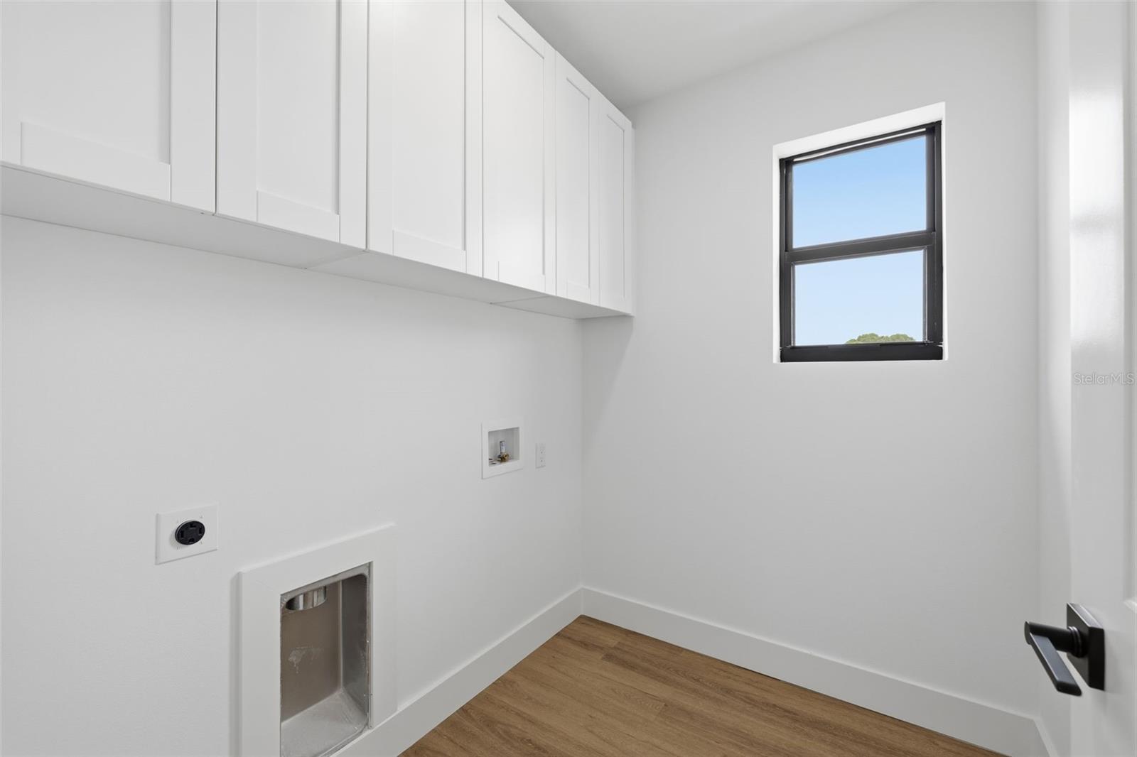 2328 W La Salle St Property Photo 33
