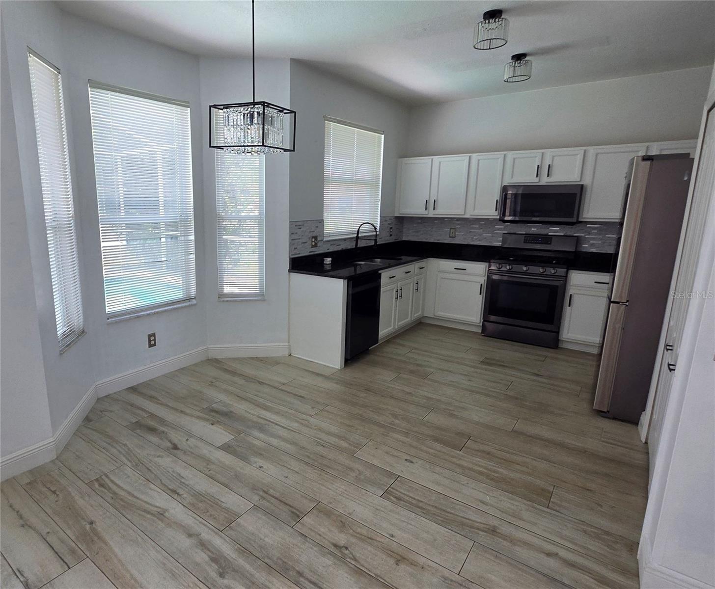 10422 Glen Willow Ln Property Photo 9