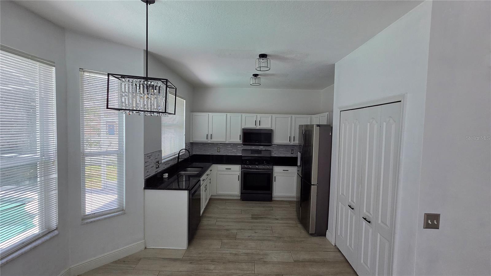 10422 Glen Willow Ln Property Photo 11