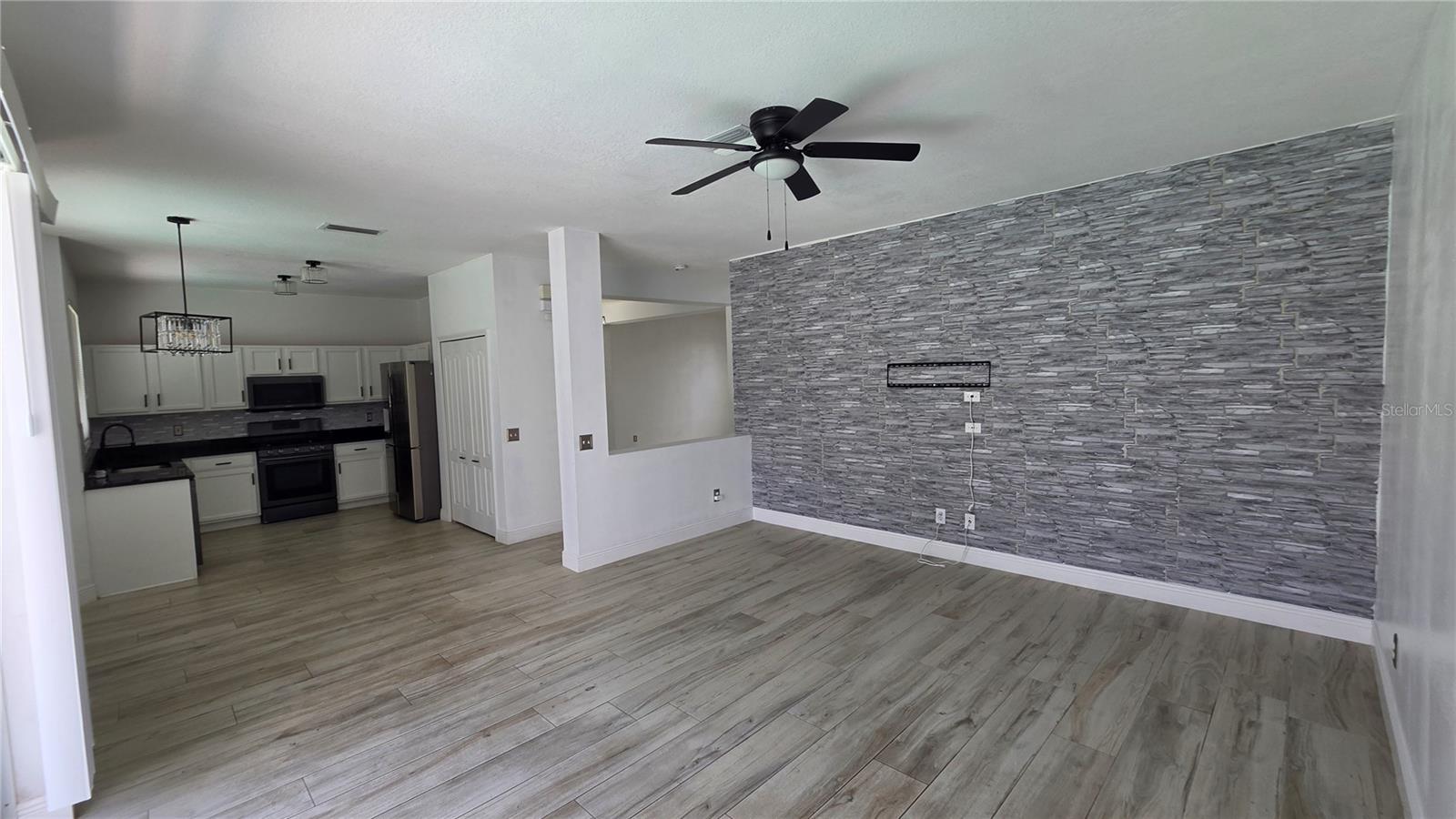10422 Glen Willow Ln Property Photo 14