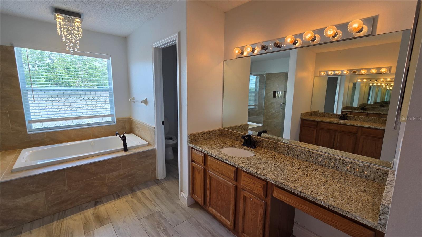 10422 Glen Willow Ln Property Photo 24