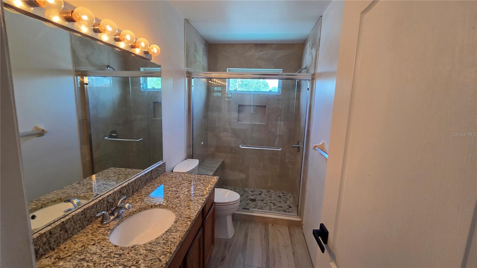 10422 Glen Willow Ln Property Photo 34