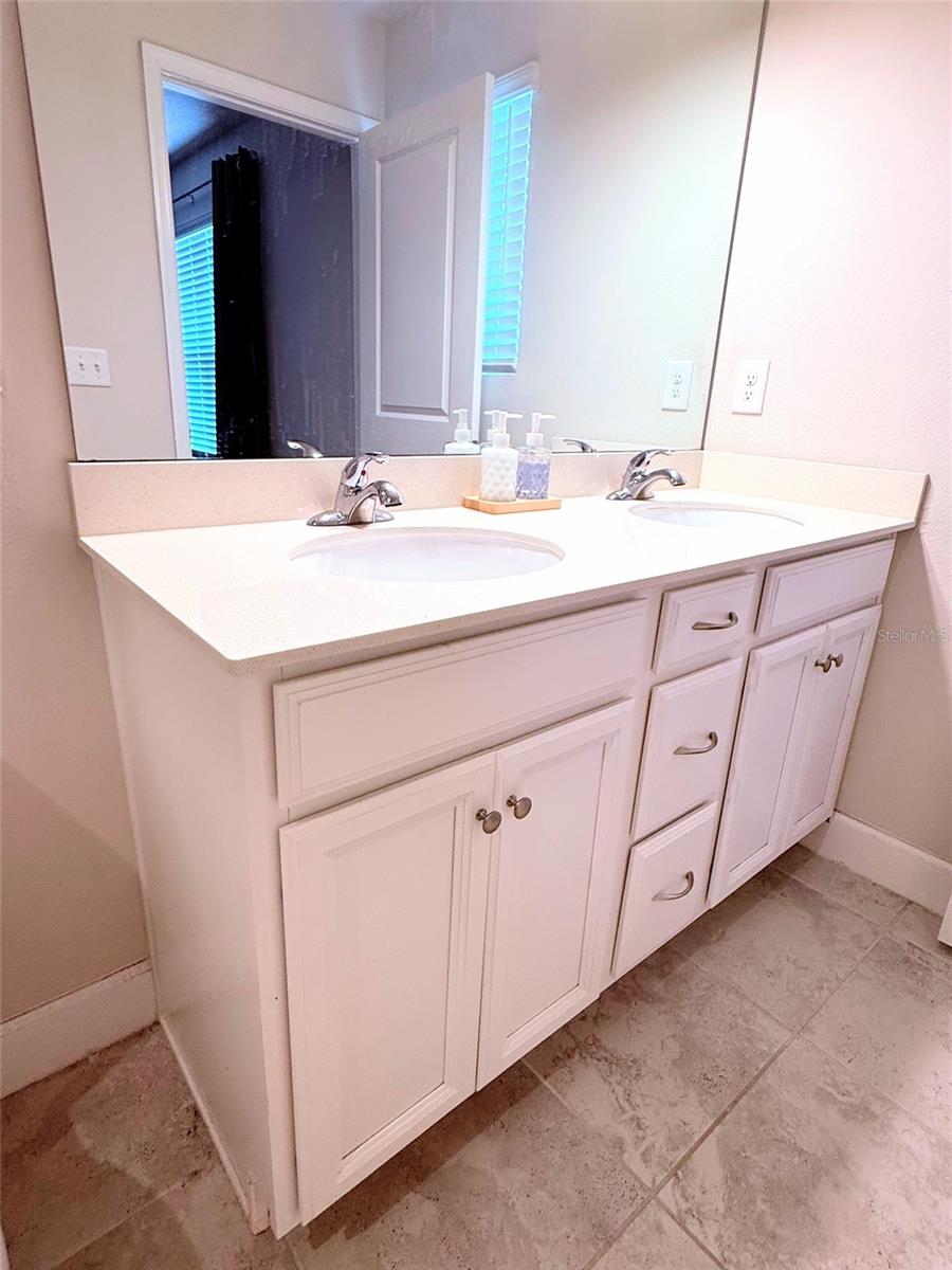 15084 Caravan Ave Property Photo 21