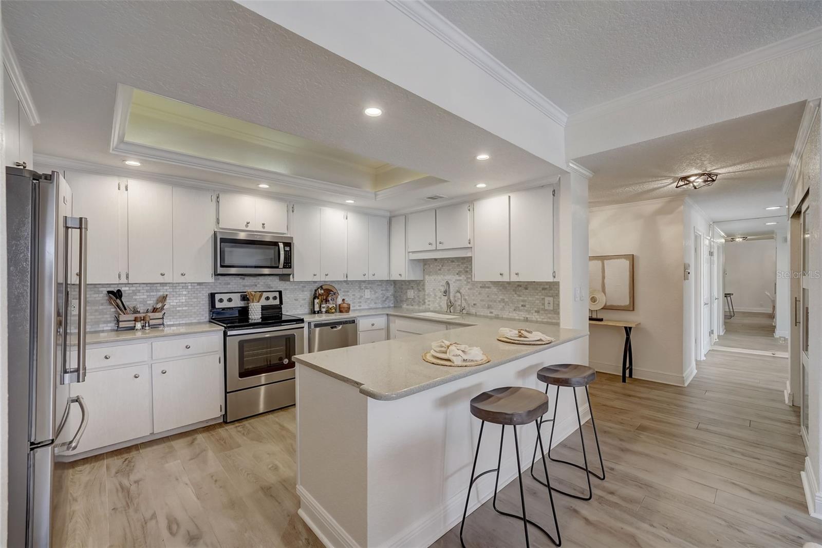 6 Belleview Blvd #101 Property Photo 3