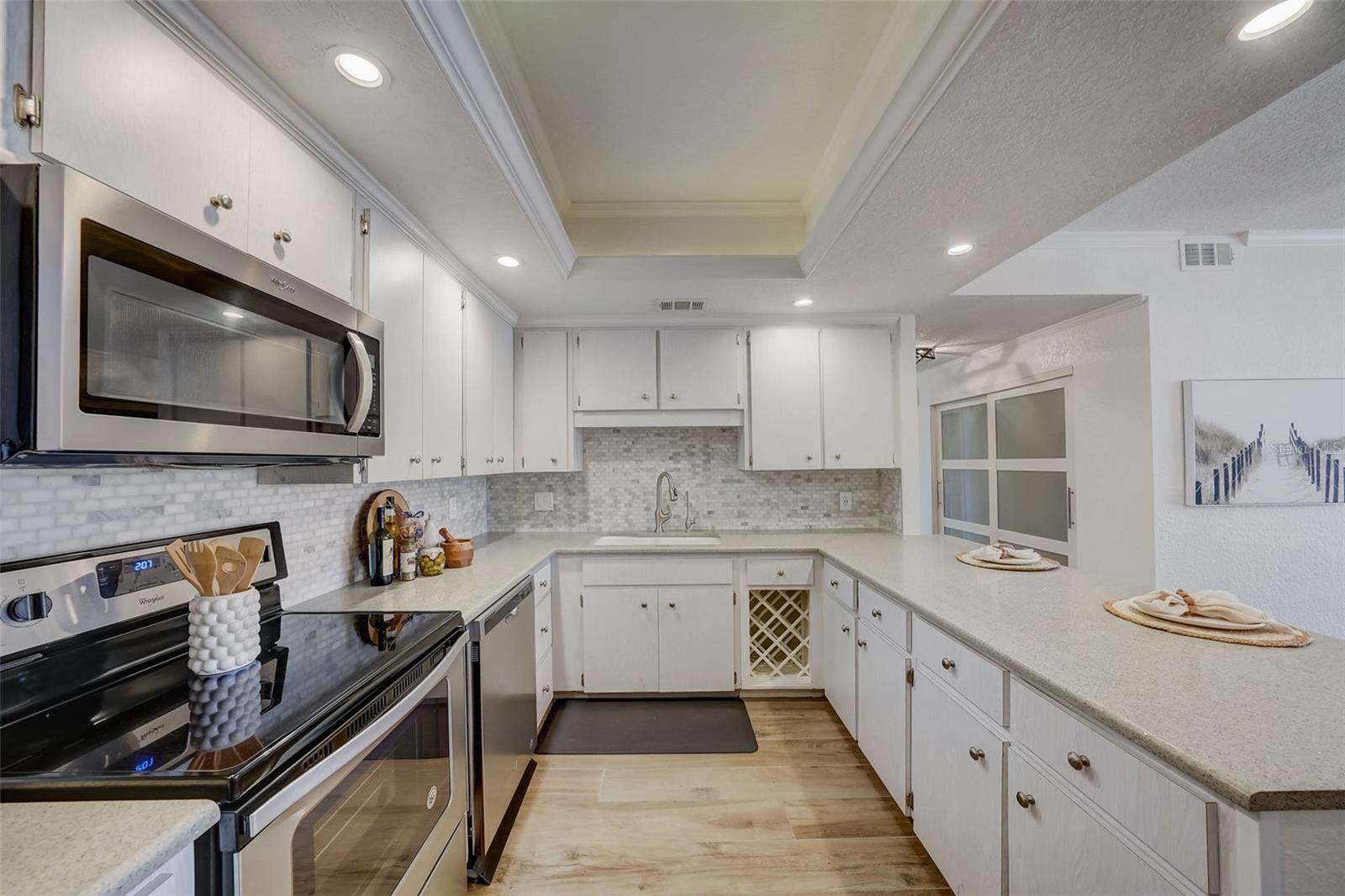 6 Belleview Blvd #101 Property Photo 4