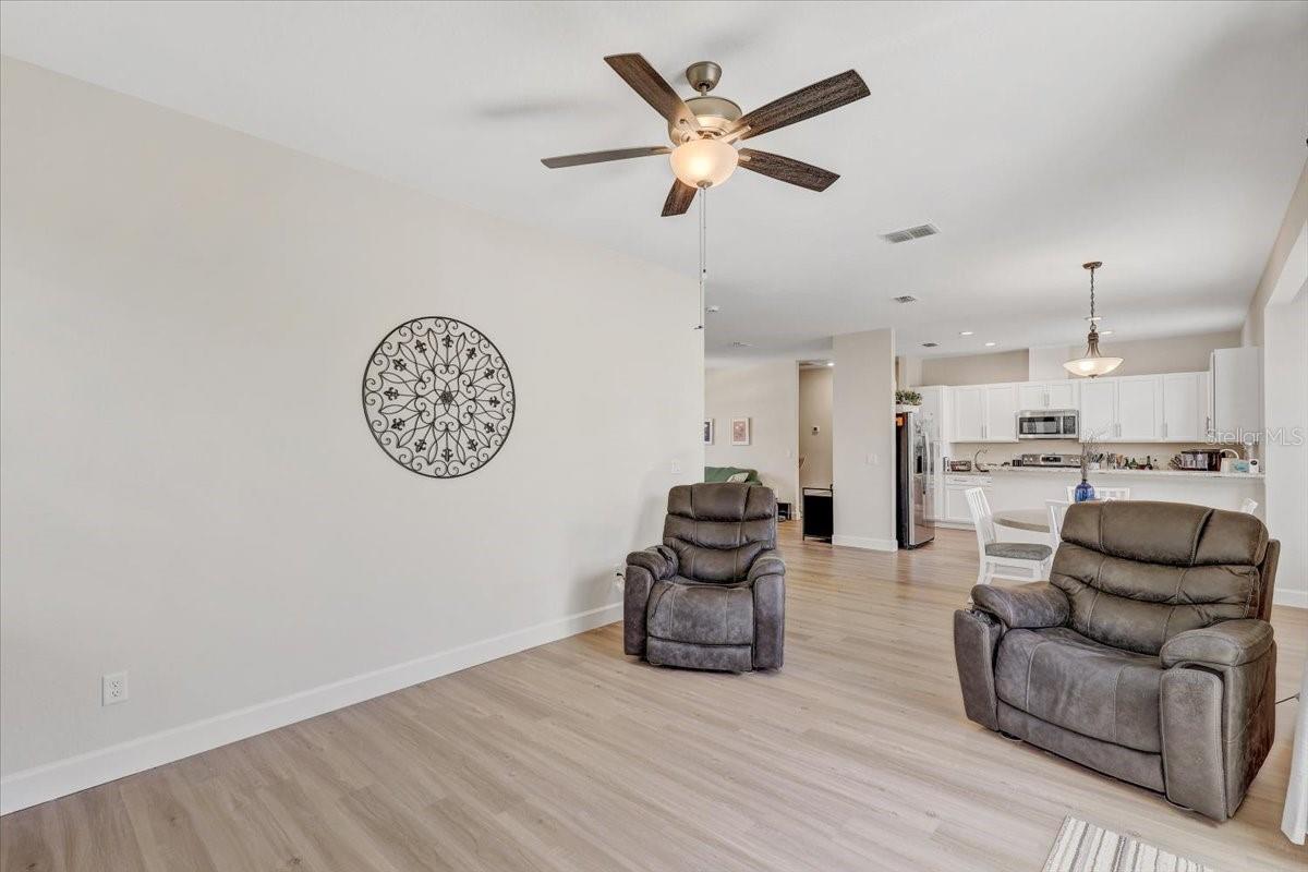 7314 Madrid Rd Property Photo 12