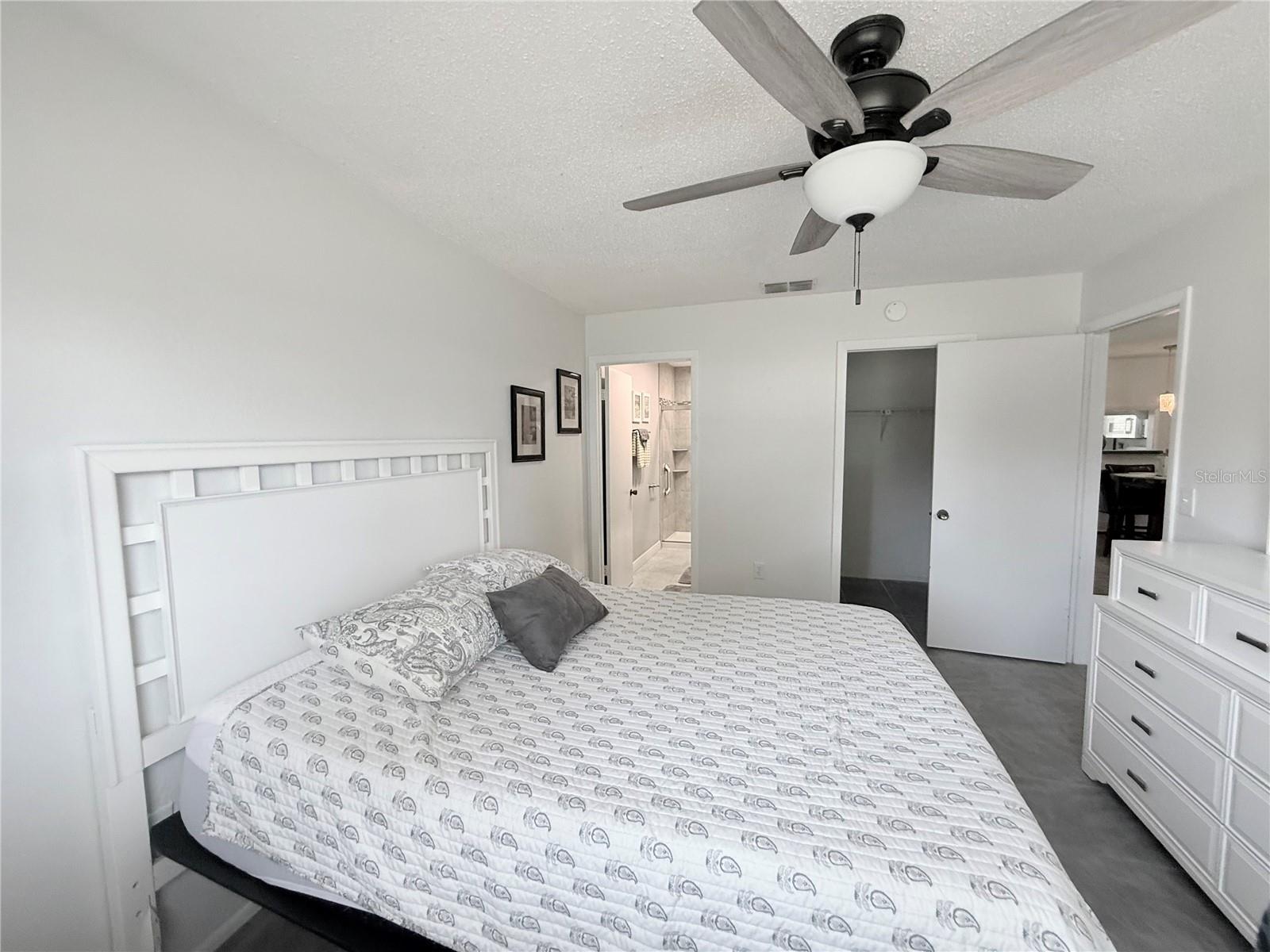 2465 Northside Dr #604 Property Photo 13