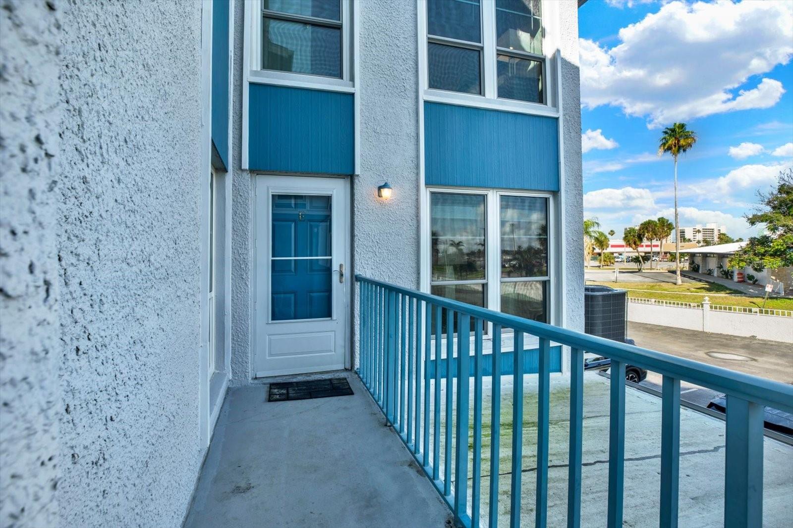 169 Medallion Blvd #e Property Photo 2