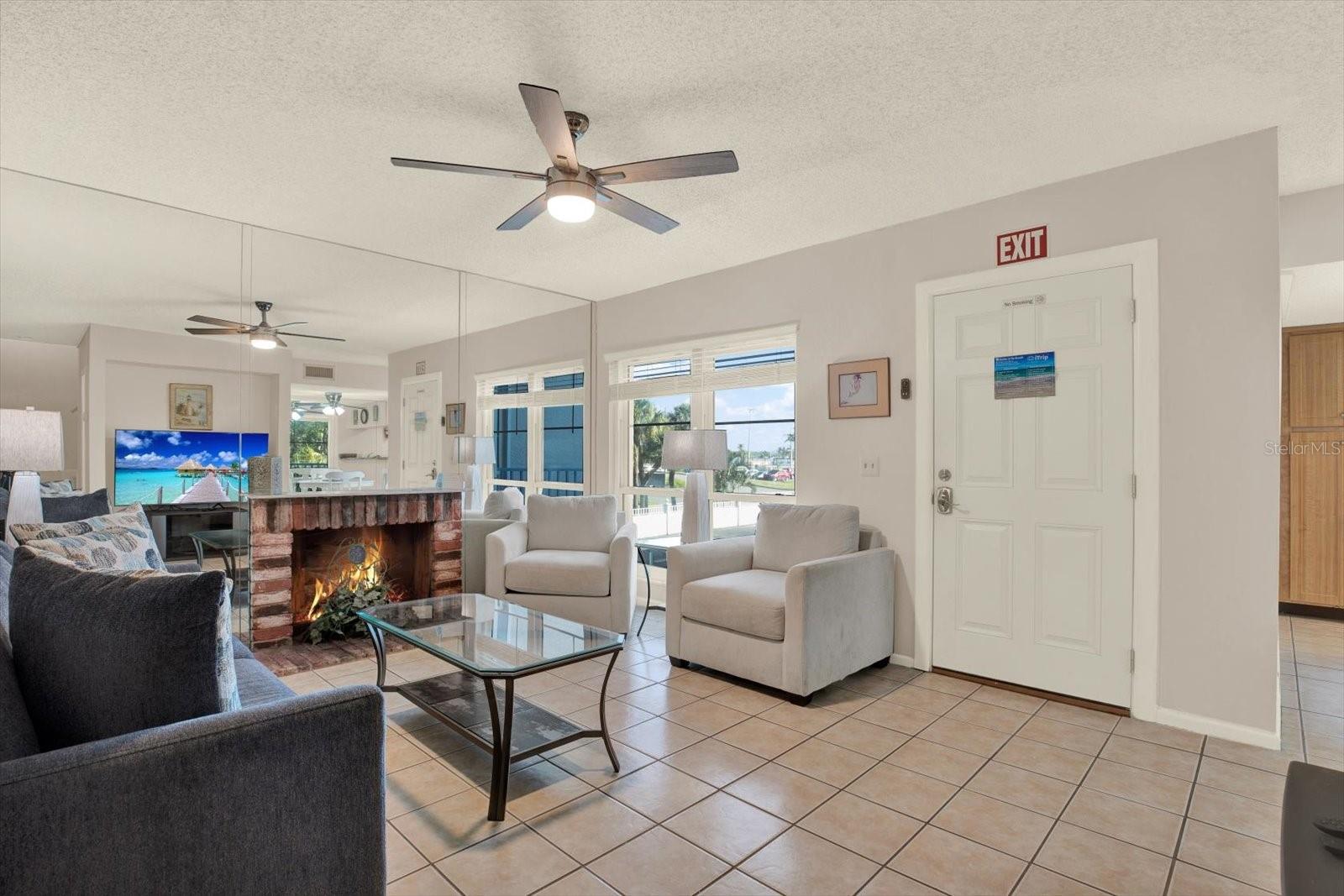 169 Medallion Blvd #e Property Photo 4