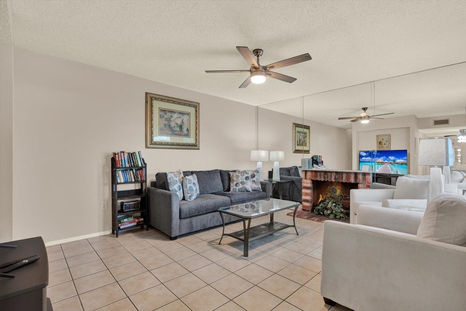 169 Medallion Blvd #e Property Photo 5
