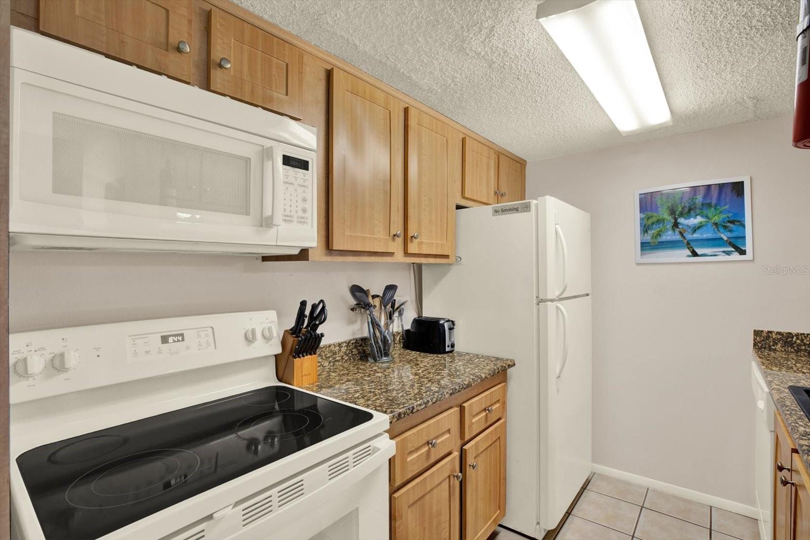 169 Medallion Blvd #e Property Photo 7