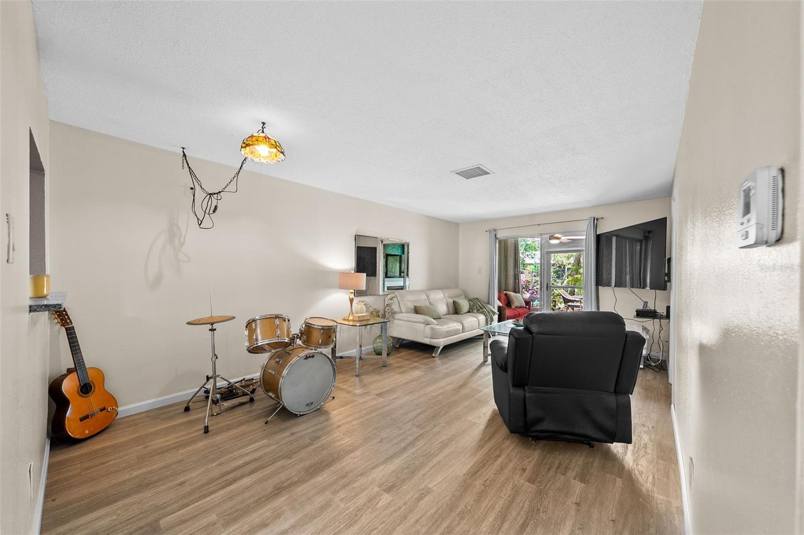 3657 Trophy Blvd Property Photo 5