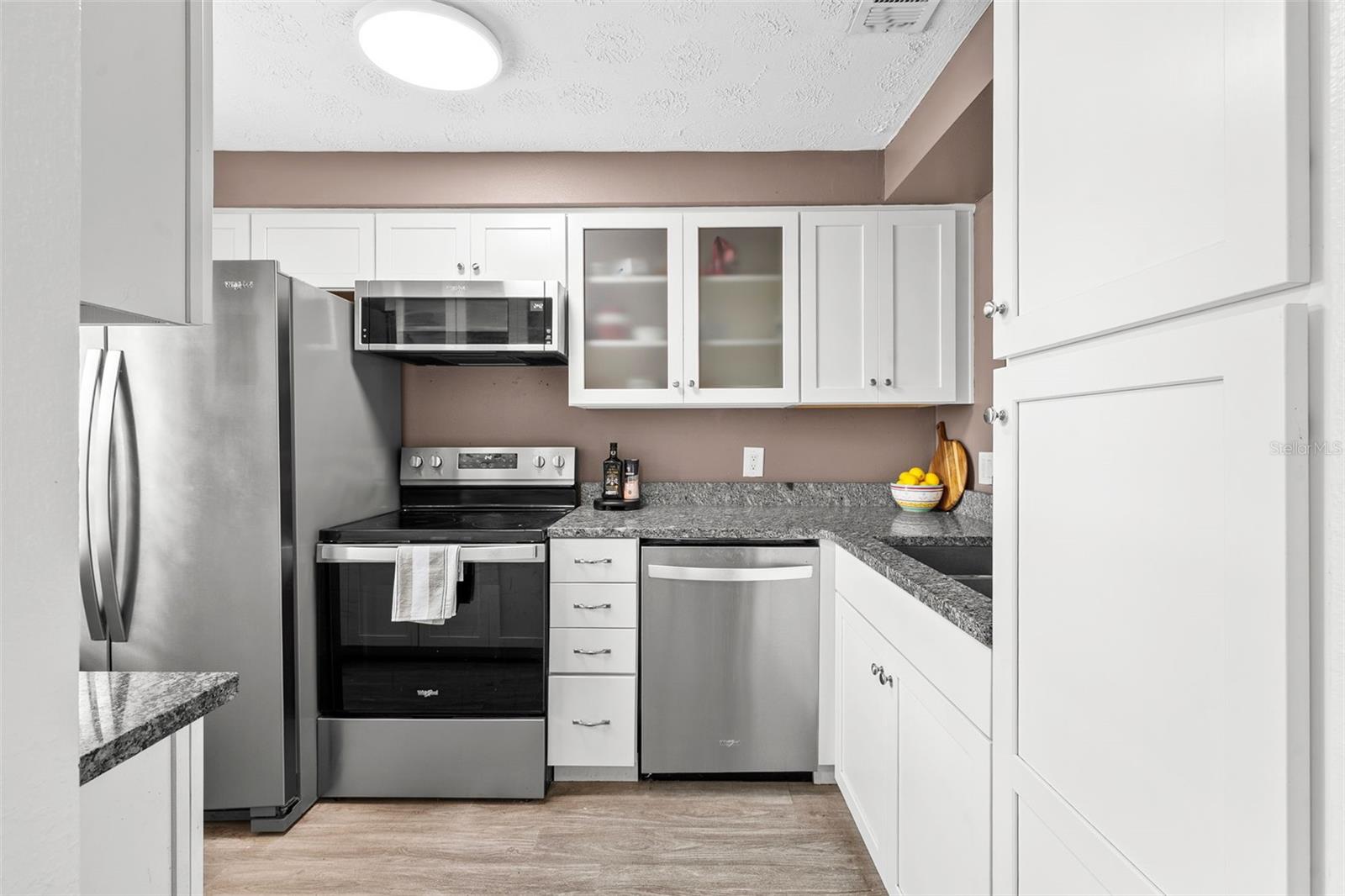 3657 Trophy Blvd Property Photo 6
