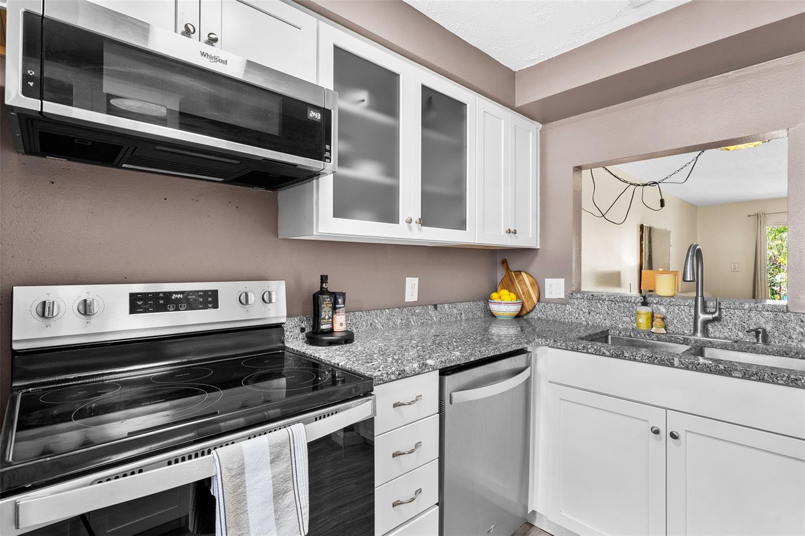 3657 Trophy Blvd Property Photo 8