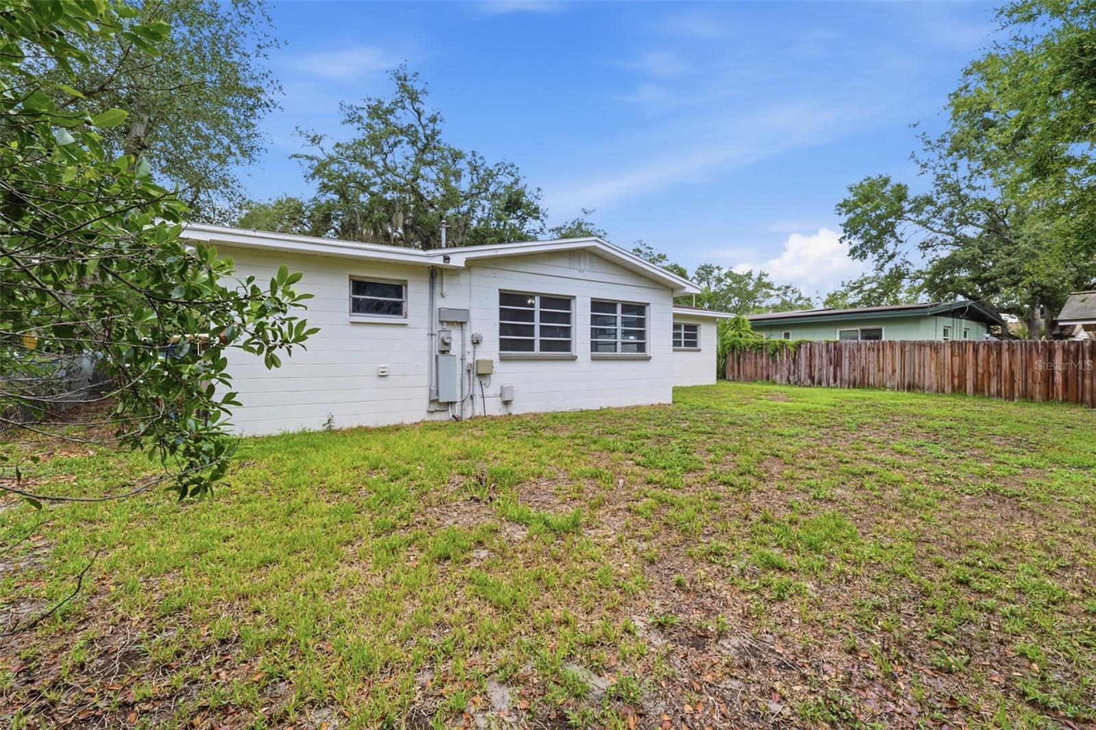 7815 Pine Hill Dr Property Photo 10